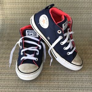 Converse All Star Chuck Taylor Sneakers Tennis Size 2